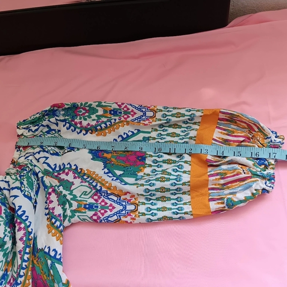 crop top blouse, Christian Siriano, size S,M, 100% rayon, bare shoulders. - Picture 5 of 12